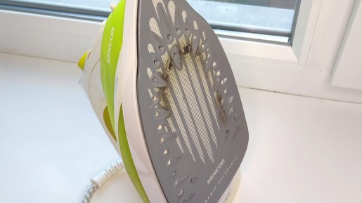 Эффективные методы очистки утюга от пригоревшей ткани