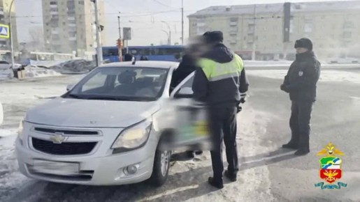 В Кузбассе транспортные полицейские пресекли нелегальные перевозки пассажиров такси