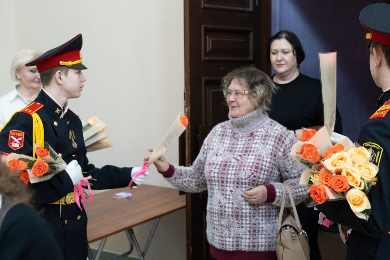 В Заводском районе прошло торжественное мероприятие «Весенний букет» в честь Международного женского дня В Заводском районе прошло торжественное мероприятие «Весенний букет» в честь Международного женского дня