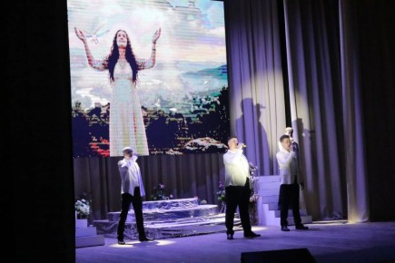 В ДК им. 50-летия Октября поздравили жительниц Кировского района с Международным женским днём