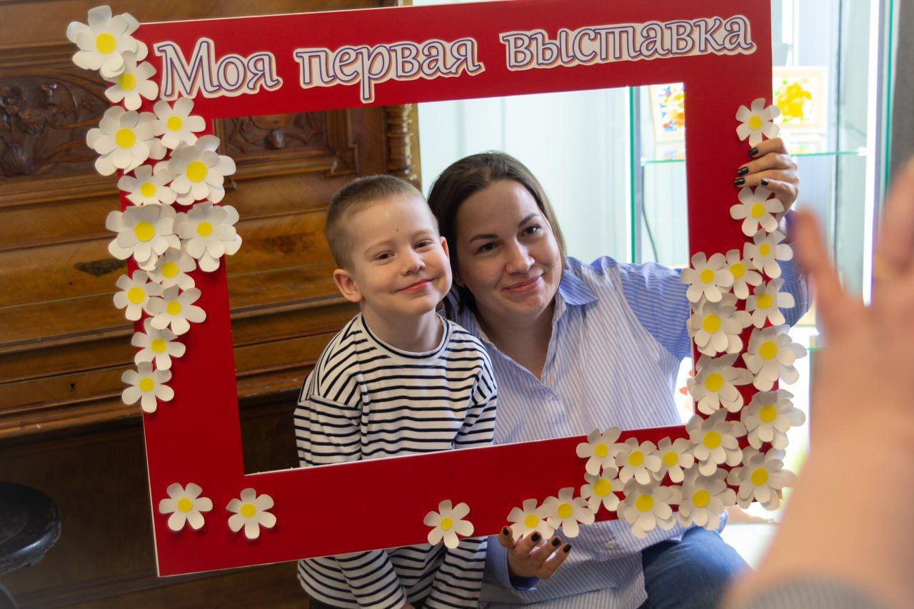 В канун Международного женского дня в музее-заповеднике «Красная Горка» начинает работу выставка детского творчества «Сюрприз мамам»