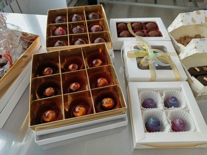 Март: Праздник сладостей и музыки