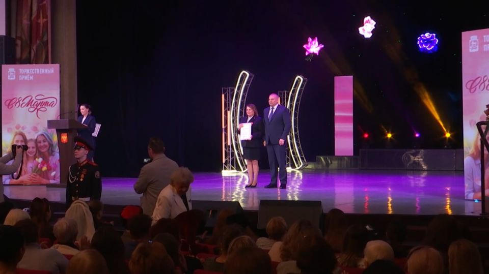 ����� ����� ������ � 8 �����