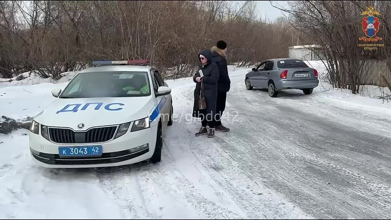 В Новокузнецке сотрудники Госавтоинспекции отстранили от управления несовершеннолетнего водителя автомобиля