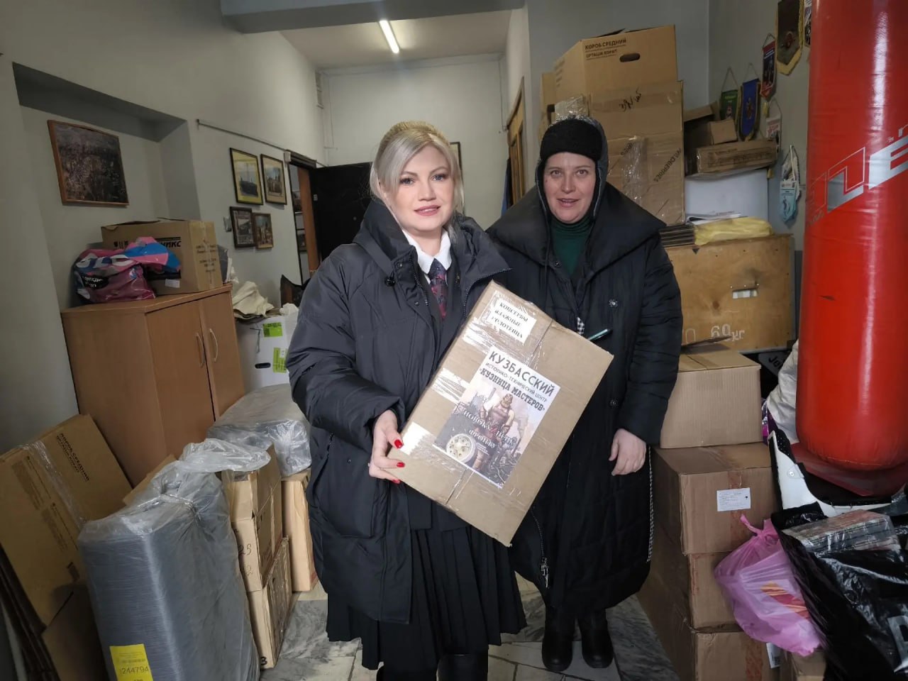 Областные депутаты продолжают вести приемы граждан в Парламенте Кузбасса Областные депутаты продолжают вести приемы граждан в Парламенте Кузбасса