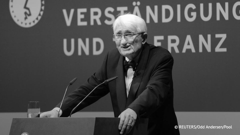 ��������� �������� ������� � �������� ����� �������� ���� � �������� 96 ���, �������� ������������ Suhrkamp Verlag �� ������� �� ��� �������������