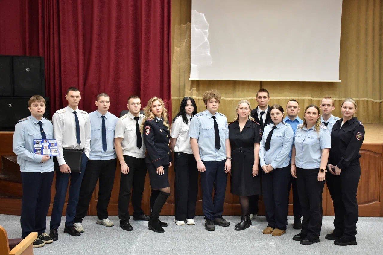 Студентам Тайгинского института железнодорожного транспорта напомнили о том, как избежать вербовки в интернет-пространстве Студентам Тайгинского института железнодорожного транспорта напомнили о том, как избежать вербовки в интернет-пространстве