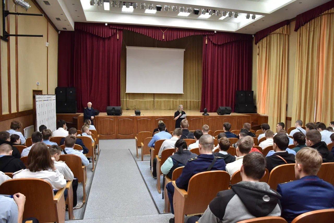 Студентам Тайгинского института железнодорожного транспорта напомнили о том, как избежать вербовки в интернет-пространстве Студентам Тайгинского института железнодорожного транспорта напомнили о том, как избежать вербовки в интернет-пространстве