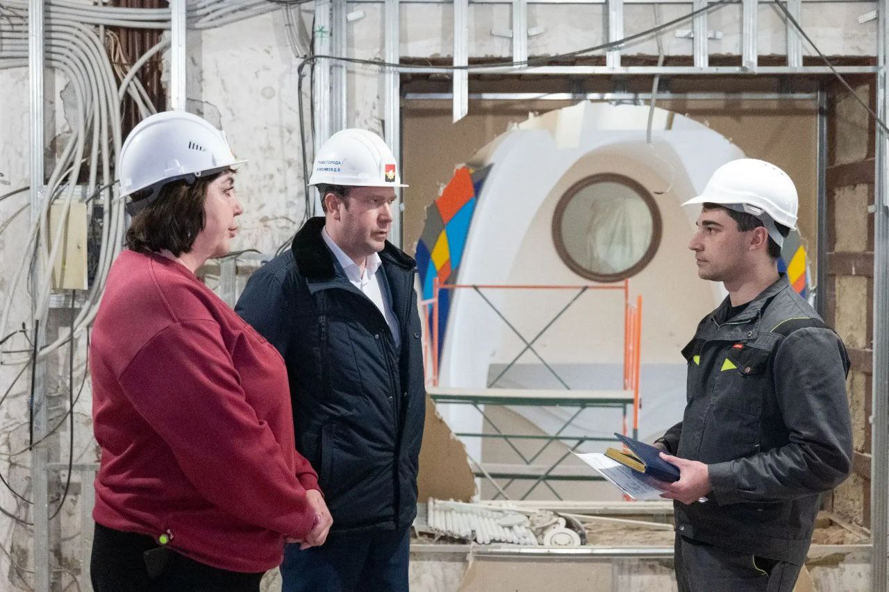 Дмитрий Анисимов: Провел строительный штаб в здании кемеровского Театра для детей и молодёжи, где продолжается капитальный ремонт Дмитрий Анисимов: Провел строительный штаб в здании кемеровского Театра для детей и молодёжи, где продолжается капитальный ремонт