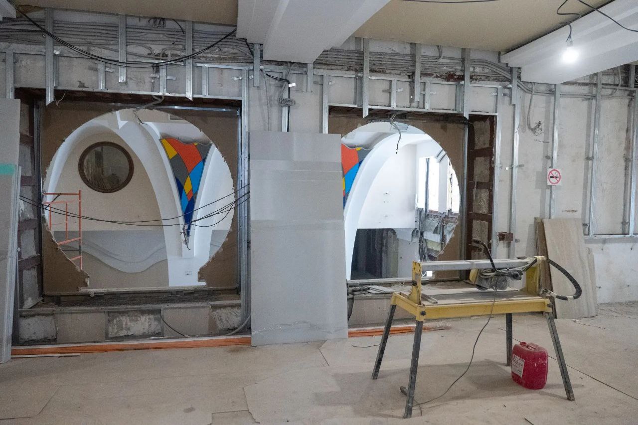 Дмитрий Анисимов: Провел строительный штаб в здании кемеровского Театра для детей и молодёжи, где продолжается капитальный ремонт Дмитрий Анисимов: Провел строительный штаб в здании кемеровского Театра для детей и молодёжи, где продолжается капитальный ремонт