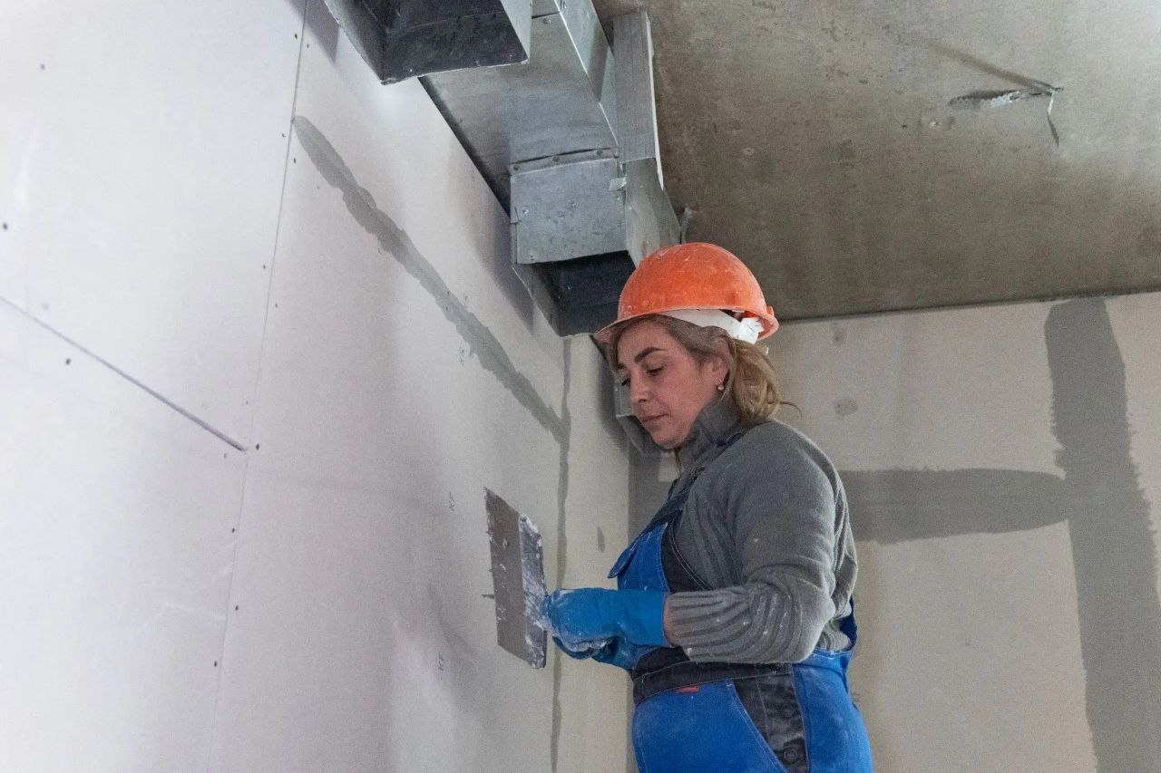 Дмитрий Анисимов: Провел строительный штаб в здании кемеровского Театра для детей и молодёжи, где продолжается капитальный ремонт Дмитрий Анисимов: Провел строительный штаб в здании кемеровского Театра для детей и молодёжи, где продолжается капитальный ремонт