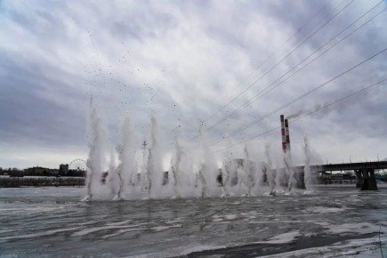 Стало известно время подрыва льда на Томи в городе Кемерово
