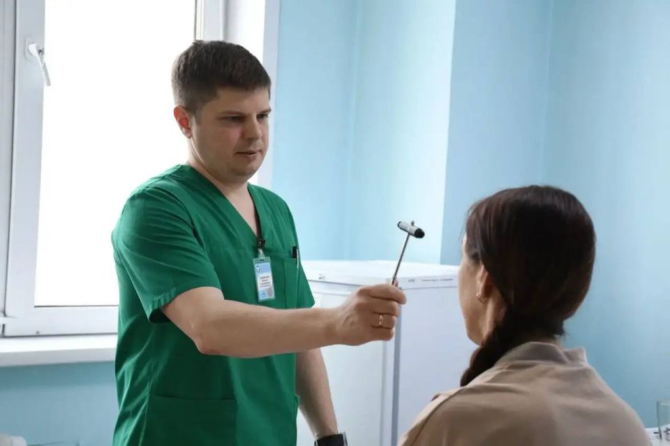 Добрались до мозга через ногу: врачи кузбасского кардиодиспансера спасли пациентку от инсульта