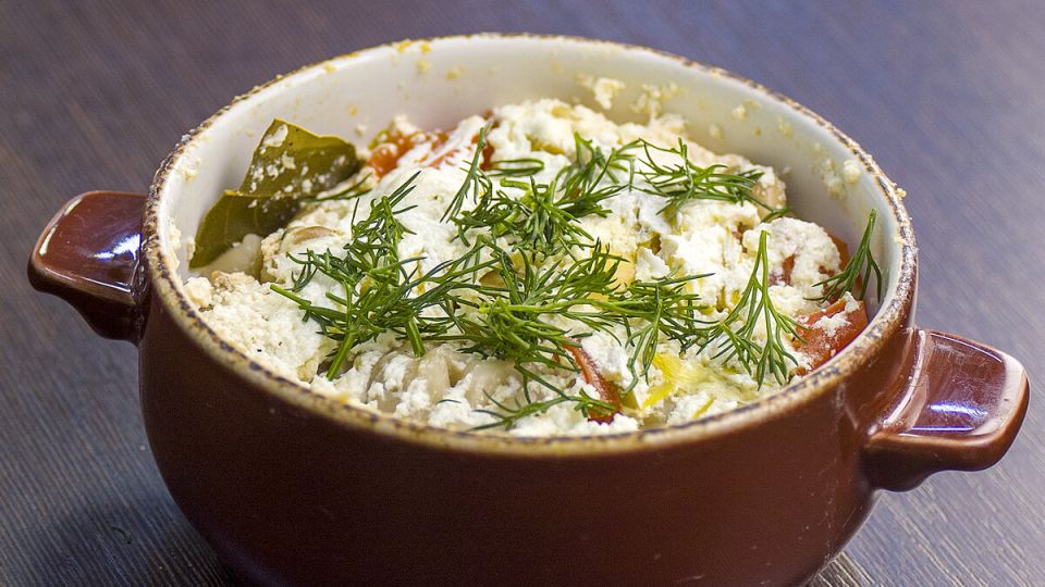 Пельмени в горшочках: простой и сытный ужин для всей семьи