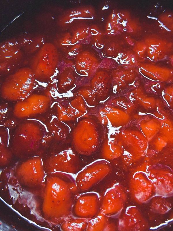 Вкусная вечерина для подруг: как отпраздновать день дружбы в Севкабель Порт