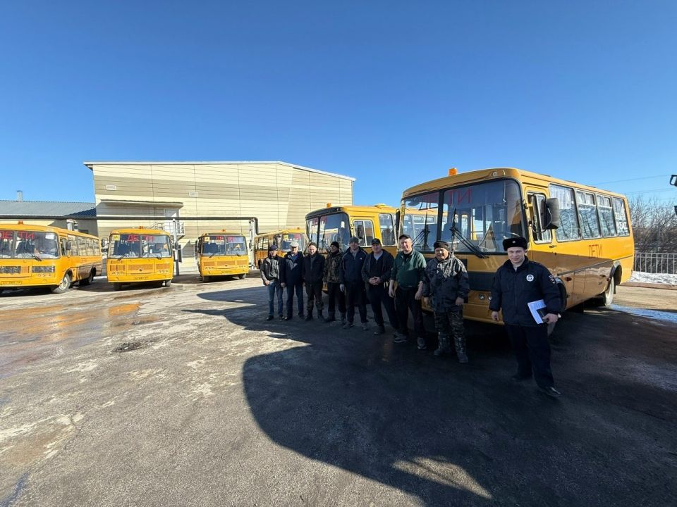Сотрудники Промышленновской Госавтоинспекции проверили состояние школьных автобусов