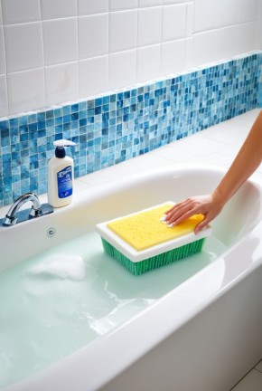 Как выбрать чистящее средство для сантехники в зависимости от материала