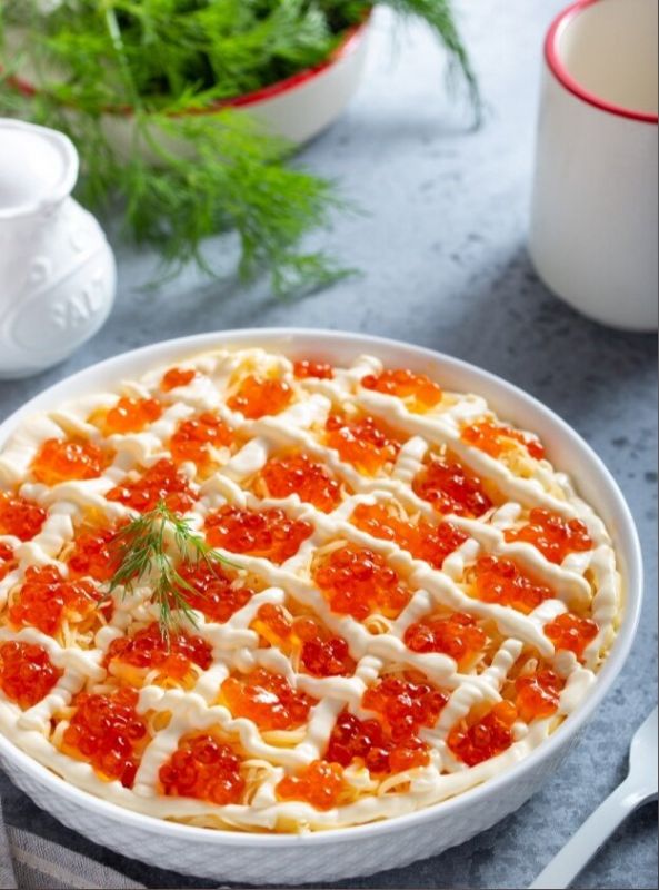 Салат с морскими деликатесами: неожиданный вкус и простота приготовления