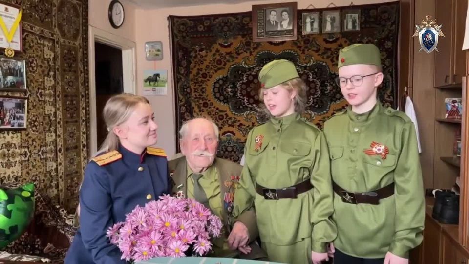 Сотрудники СК России по Кузбассу поздравили со 100-летним юбилеем ветерана Великой Отечественной и Японской войн Николая Ивановича Нефедова