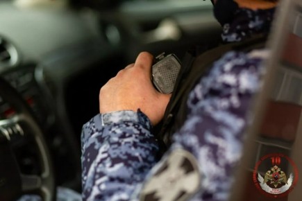 Своевременные действия сотрудников Росгвардии и МЧС позволили предотвратить несчастный случай в Кемерове: 5-летний мальчик был спасён от падения из открытого окна