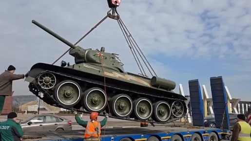 Дмитрий Анисимов: Начинаем готовить танк Т-34 к участию в торжественном параде 9 Мая на площади Советов