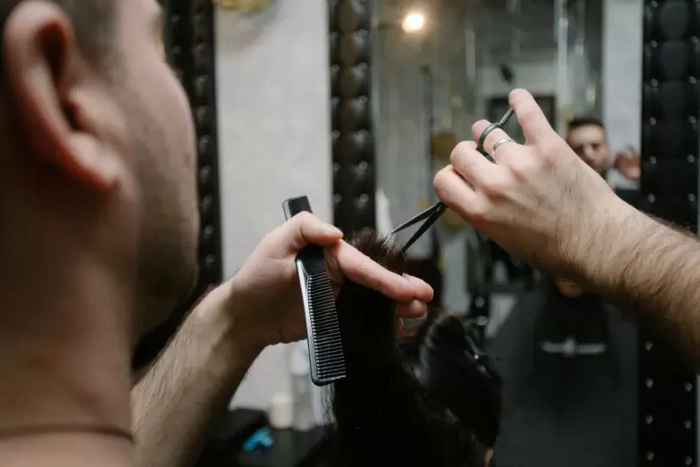 Почему ваша расческа может быть грязнее ободка унитаза