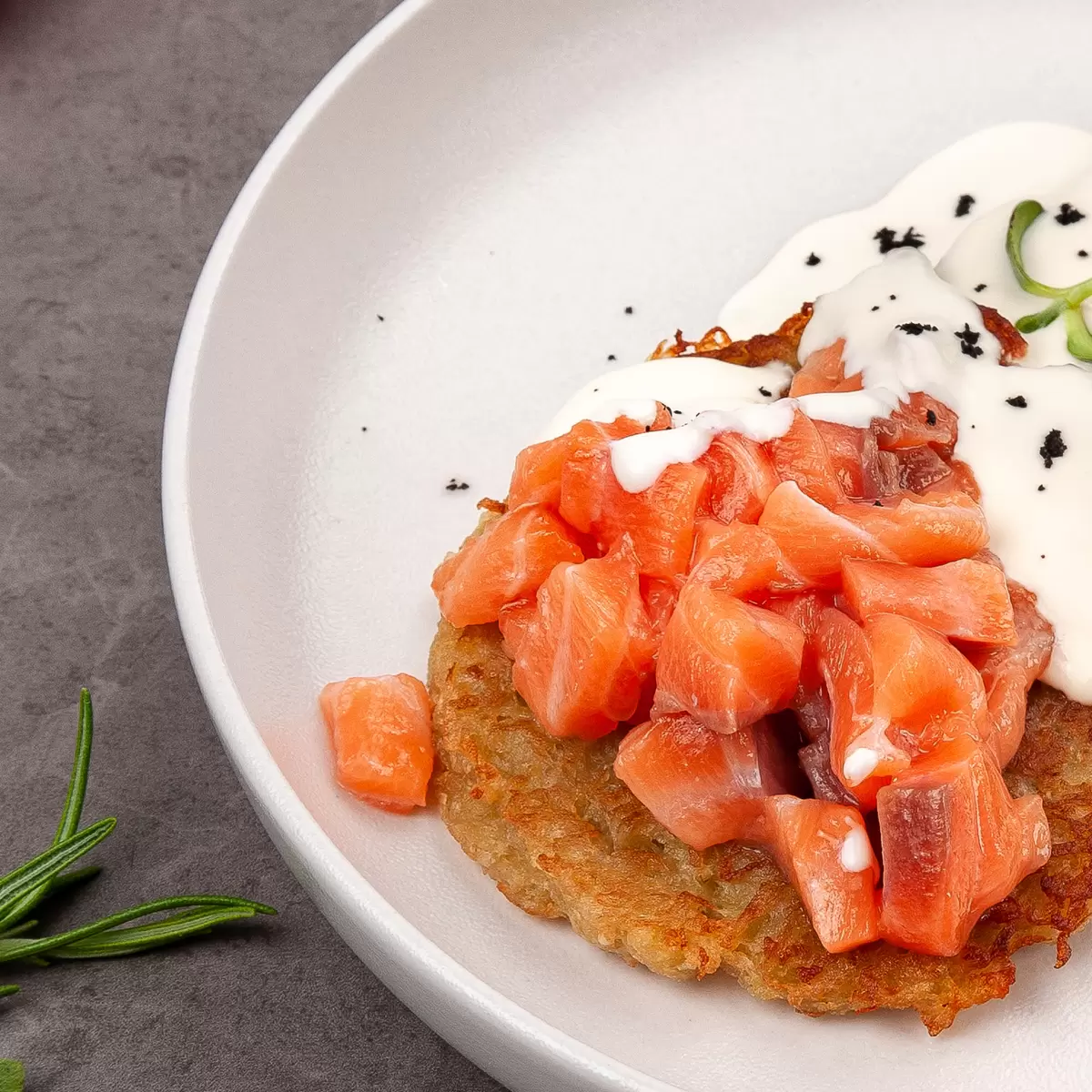 Завтрак с изюминкой: драники со лососем, которые покорят ваш стол