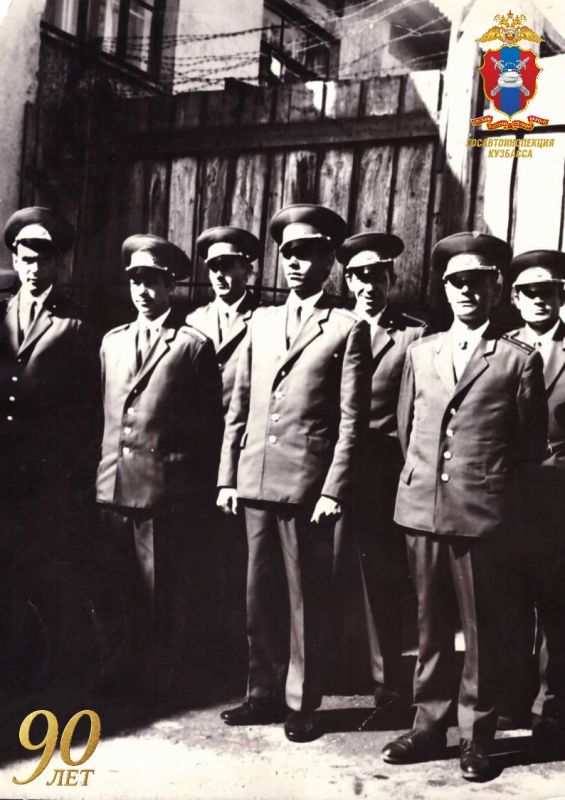 �. �. 1975 ���.. ������ ������ ������ ��� ��� ������������ ������������ �� �������� ������, �� ����� ������ ���������� ��� �� ������ �������� ���������, 48 (���� ����� ��������������� ��������)