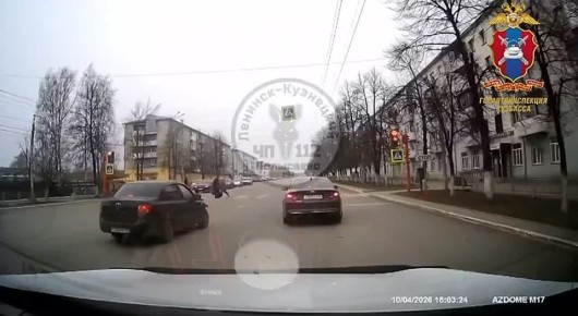 В Ленинске-Кузнецком полицейские привлекли к ответственности водителя за проезд на запрещающий сигнал светофора