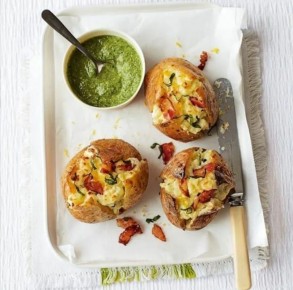Картофель в мундире: 10 оригинальных начинок для удивительного ланча