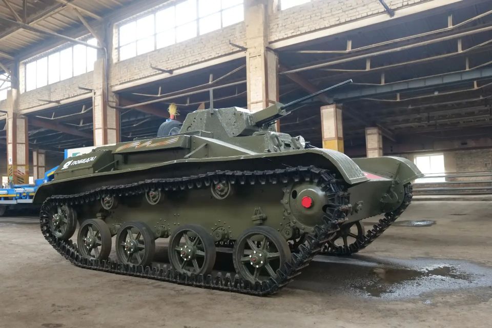 Ласточки Победы: в Кемерове подготовили технику для парада Ласточки Победы: в Кемерове подготовили технику для парада