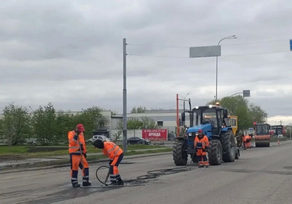 В Кемерове продолжается классический ямочный ремонт дорог В Кемерове продолжается классический ямочный ремонт дорог