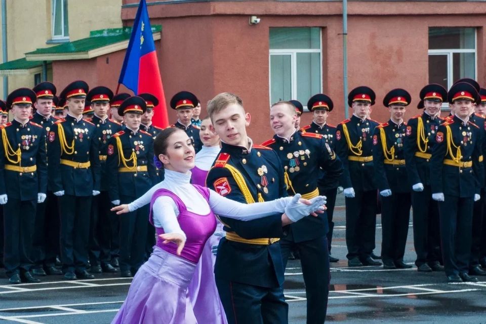 Илья Середюк: 26 мая в Кузбассе прозвенят «Последние звонки» для более 40 тысяч наших выпускников девятых и одиннадцатых классов Илья Середюк: 26 мая в Кузбассе прозвенят «Последние звонки» для более 40 тысяч наших выпускников девятых и одиннадцатых классов