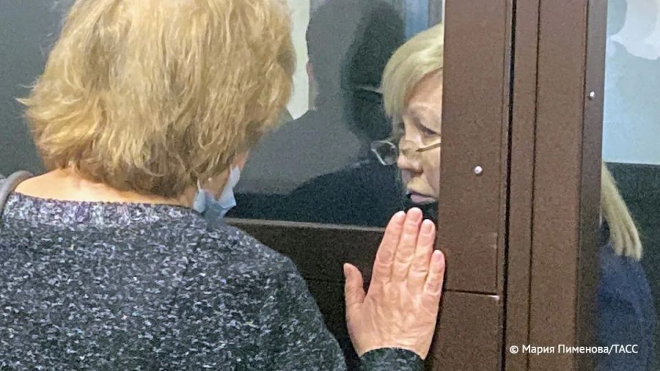 Осужденная на 18 лет по делу о пожаре в «Зимней вишне» экс-глава инспекции Госстройнадзора Кузбасса Танзиля Комкова снова ходатайствовала об освобождении от наказания в связи с болезнью