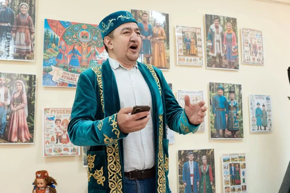 Выставка народов Сибири открылась в городском музее дошкольного образования Выставка народов Сибири открылась в городском музее дошкольного образования