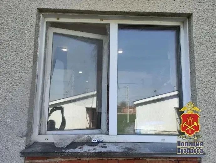 Остался без штанов и денег: в селе Поперечное Юргинского округа мужчина украл 80 000 рублей, а потом сжёг их