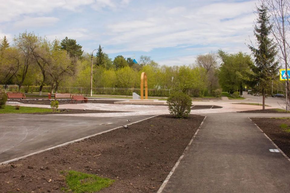 В сквере "Уголёк" в жилом районе Кедровка завершён первый этап благоустройства В сквере "Уголёк" в жилом районе Кедровка завершён первый этап благоустройства
