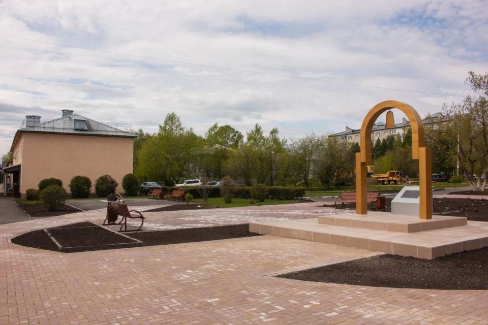 В сквере "Уголёк" в жилом районе Кедровка завершён первый этап благоустройства