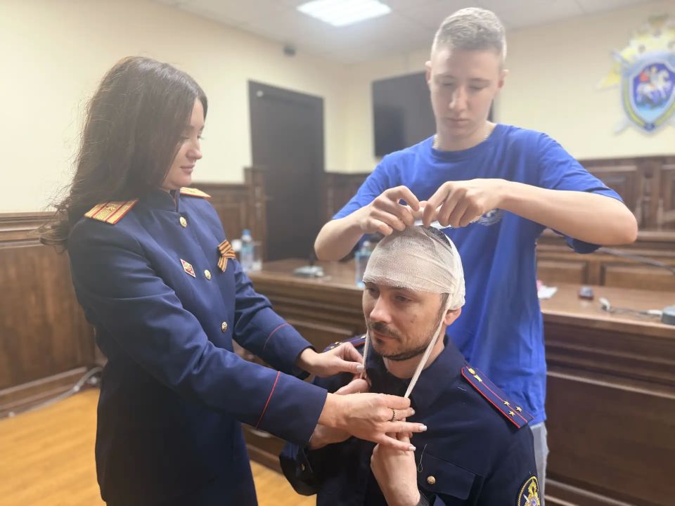 Сотрудники регионального следственного управления успешно сдали зачет по тактической медицине Сотрудники регионального следственного управления успешно сдали зачет по тактической медицине
