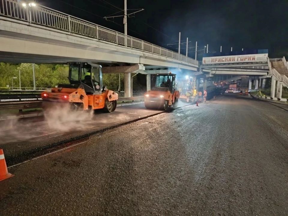 В Кемерове на Логовом шоссе приступили к укладке асфальта В Кемерове на Логовом шоссе приступили к укладке асфальта