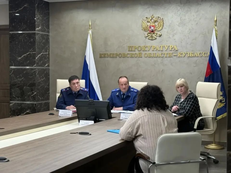 В преддверии Дня защиты детей состоялся тематический прием граждан с участием руководителя СУ СК России по Кемеровской области - Кузбассу Б.Б. Базарова