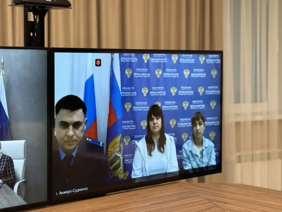 В преддверии Дня защиты детей состоялся тематический прием граждан с участием руководителя СУ СК России по Кемеровской области - Кузбассу Б.Б. Базарова В преддверии Дня защиты детей состоялся тематический прием граждан с участием руководителя СУ СК России по Кемеровской области - Кузбассу Б.Б. Базарова
