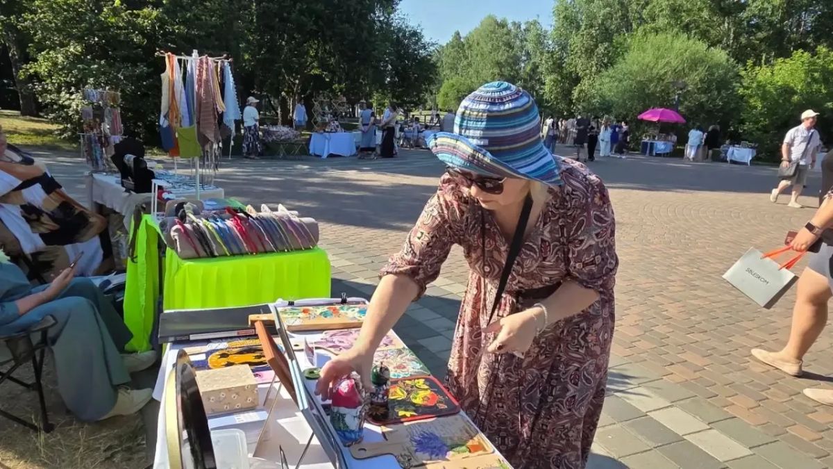 В Линейном парке бульвара Строителей прошёл семейный фестиваль «Родная нить» В Линейном парке бульвара Строителей прошёл семейный фестиваль «Родная нить»