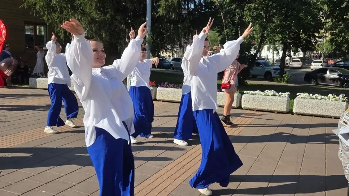 В Линейном парке бульвара Строителей прошёл семейный фестиваль «Родная нить» В Линейном парке бульвара Строителей прошёл семейный фестиваль «Родная нить»