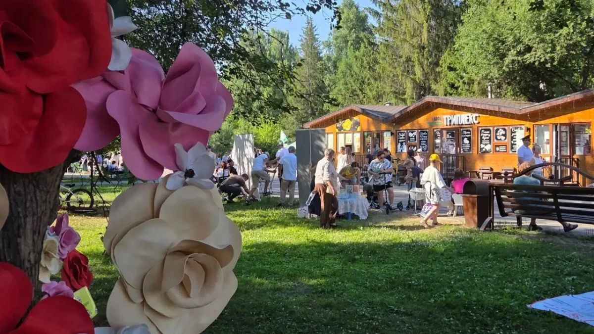 В Линейном парке бульвара Строителей прошёл семейный фестиваль «Родная нить» В Линейном парке бульвара Строителей прошёл семейный фестиваль «Родная нить»