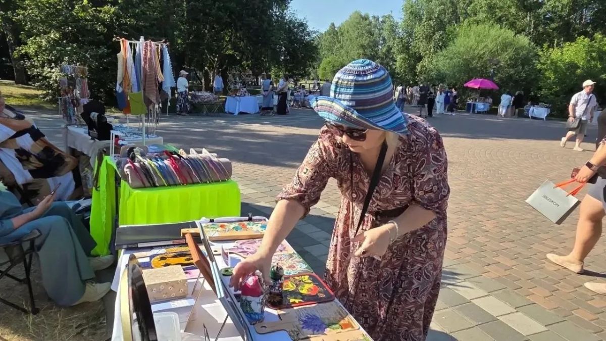 В Линейном парке бульвара Строителей прошёл семейный фестиваль «Родная нить» В Линейном парке бульвара Строителей прошёл семейный фестиваль «Родная нить»