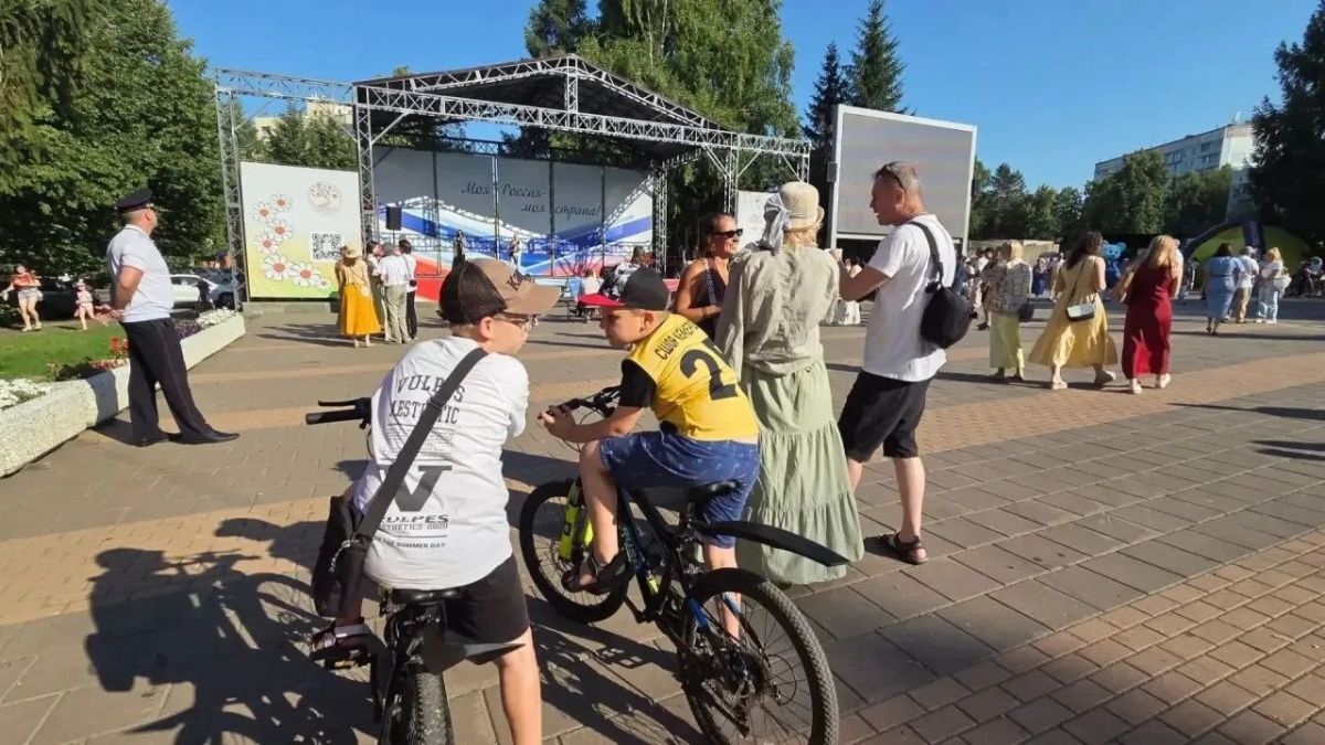 В Линейном парке бульвара Строителей прошёл семейный фестиваль «Родная нить» В Линейном парке бульвара Строителей прошёл семейный фестиваль «Родная нить»
