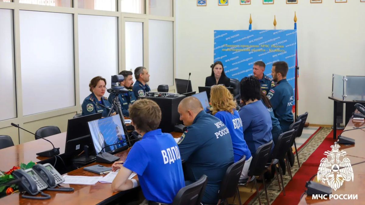 МЧС Кузбасса и ВДПО укрепляют сотрудничество МЧС Кузбасса и ВДПО укрепляют сотрудничество
