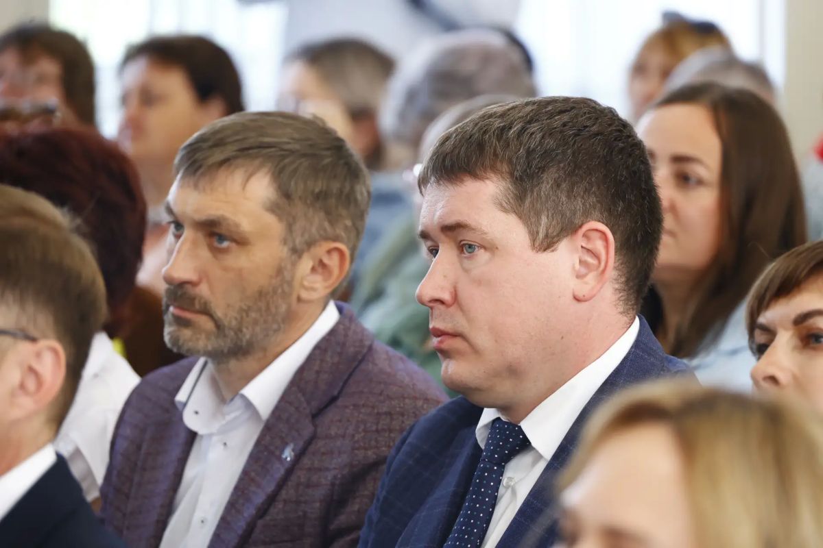 В Кузбассе прошли депутатские слушания по вопросам развития системы образования В Кузбассе прошли депутатские слушания по вопросам развития системы образования