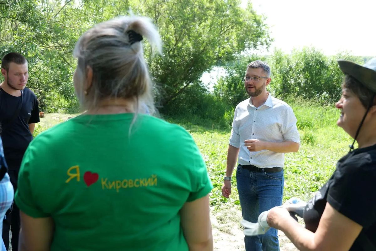 В прибрежной полосе вдоль набережной Томи в Кировском районе прошёл субботник по инициативе жителей В прибрежной полосе вдоль набережной Томи в Кировском районе прошёл субботник по инициативе жителей